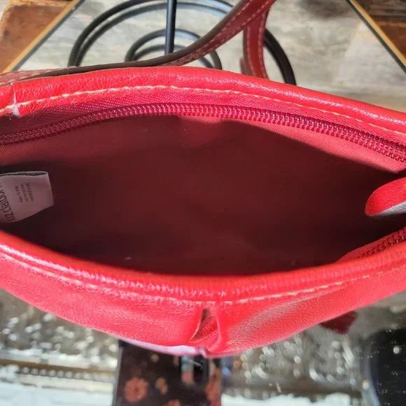 Vintage Liz Claiborne Small Red Polyvinyl Handled Bag - Picture 4 of 9